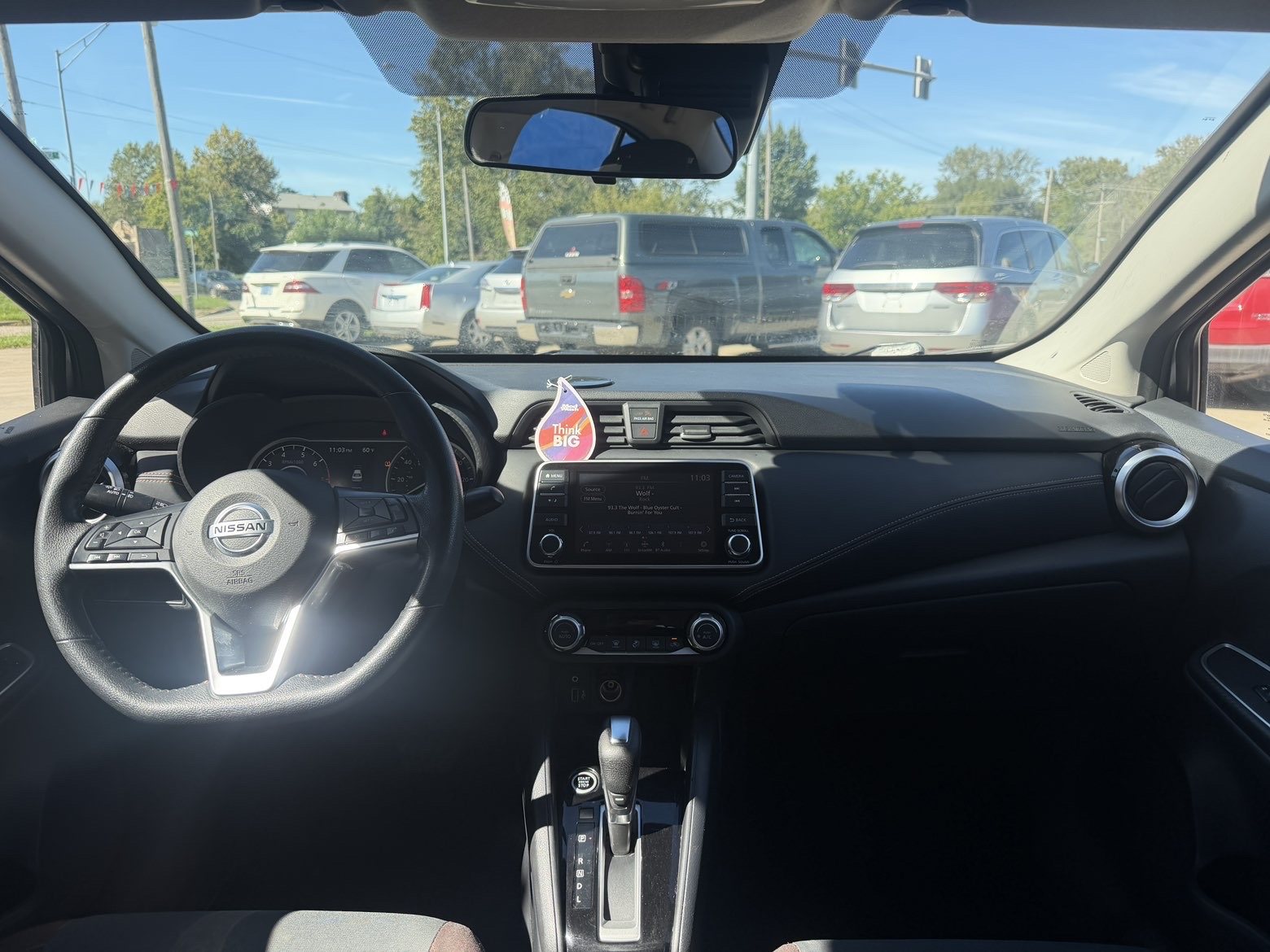 Vehicle photo 9