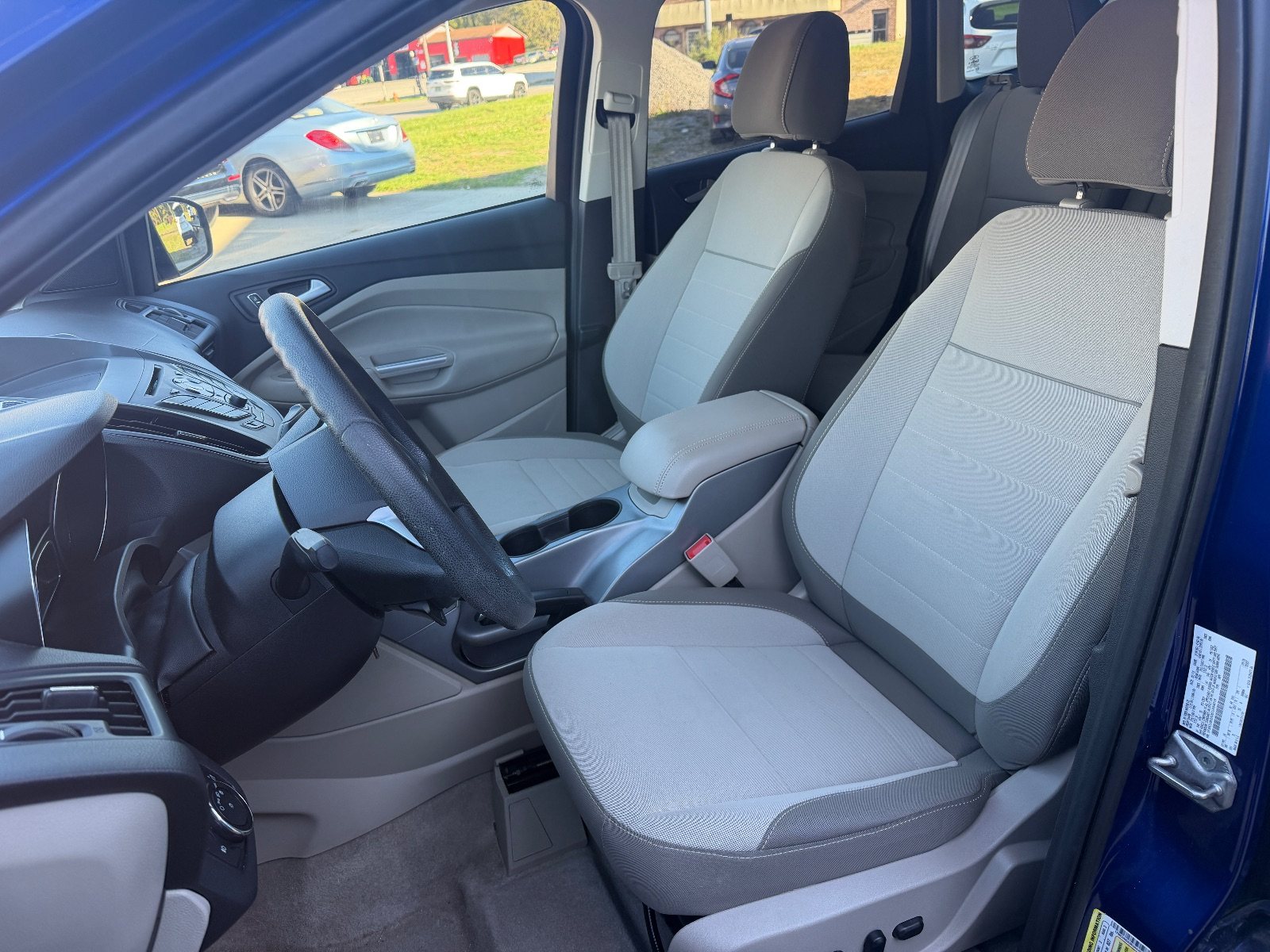 Vehicle photo 7