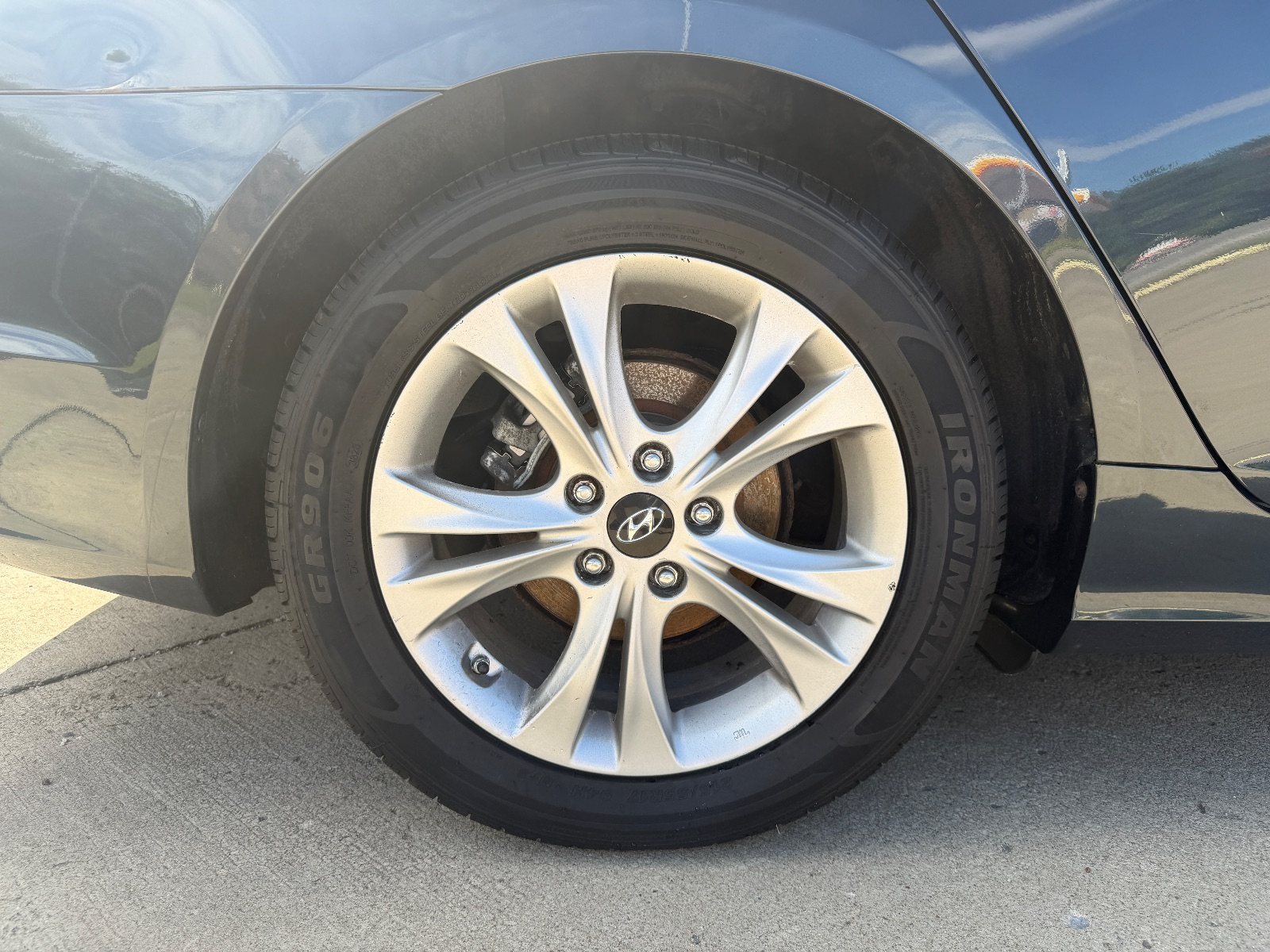 Vehicle photo 17