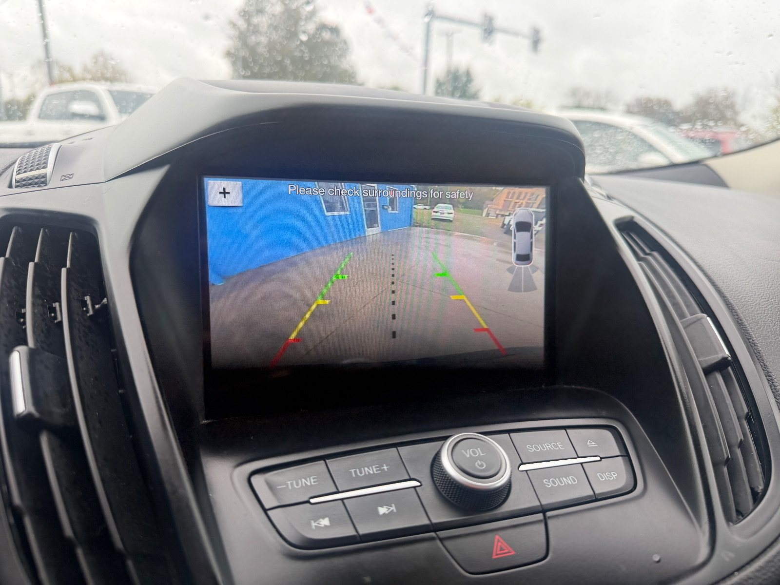 Vehicle photo 10
