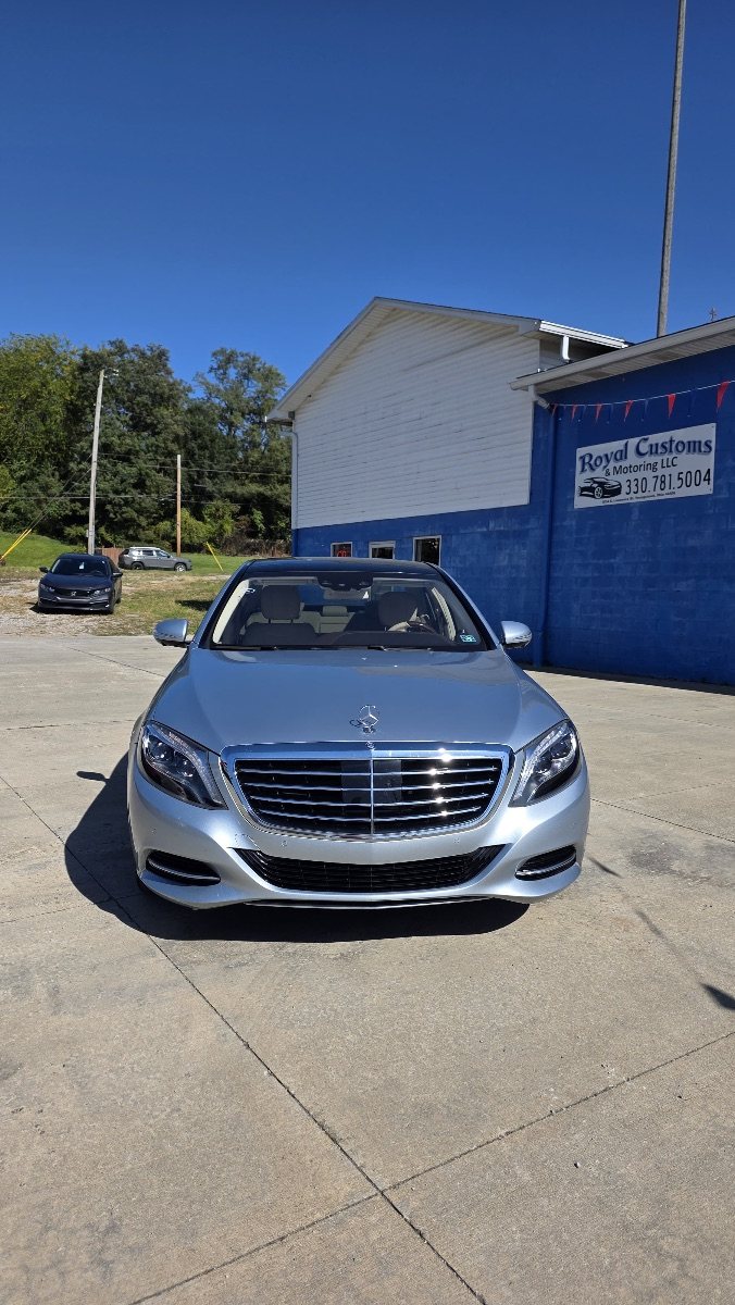 Vehicle photo 2